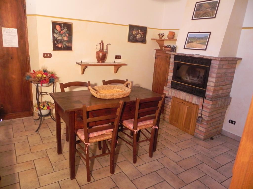 Agriturismo Podere Fucile Монтепульчано Номер фото